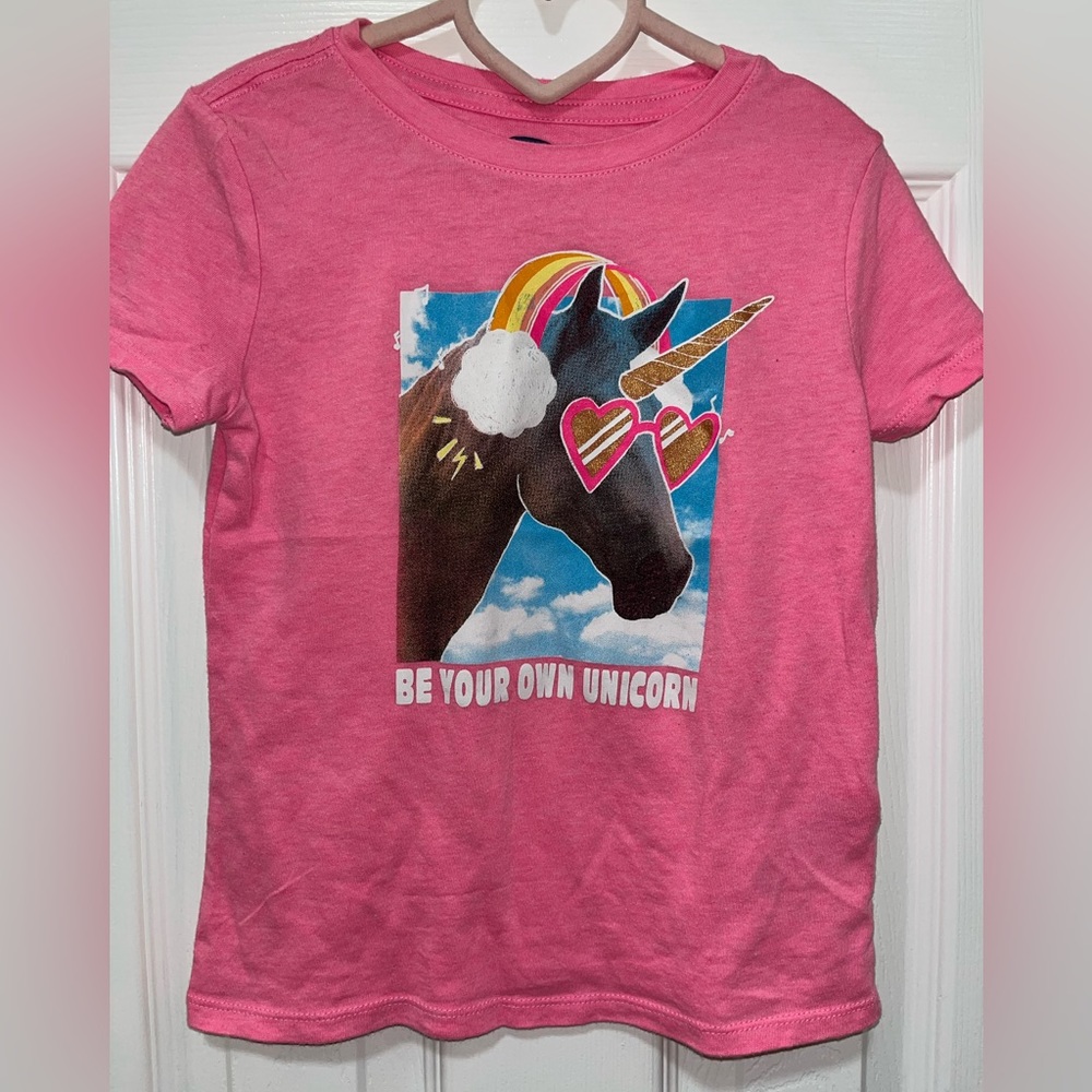 Old navy unicorn girl shirt, size S 6-7